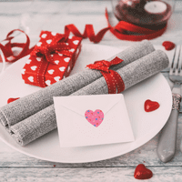Szórakoztató kis játékok szív alakú matricák a Valentin -napra, a Valentin -matricák tervezésére