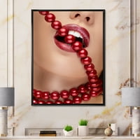 Designart 'Girl száj vörös rúzs harapós piros gyöngyök' Modern keretes vászon fali művészet nyomtatás