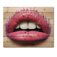 Designart 'Gyönyörű nő ajkak rózsaszín rúzsmal' Modern nyomtatás természetes fenyőfán