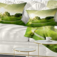 Designart gyönyörű Green Valley Panorama - Táj nyomtatott dobási párna - 18x18