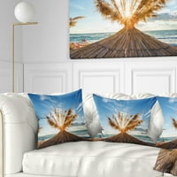 Designart Vivid Sunrise a Sandy Beach -en - Seascape Dobás Párna - 18x18